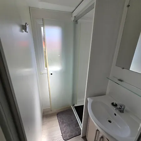 Campeggio Grands Mobil-homes 4 Clim-parking Privées-possibilité D'accueil Jusqu'à 20 Voyageurs-siblu Gastes