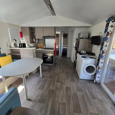 Grands Mobil-homes 4 Clim-parking Privées-possibilité D'accueil Jusqu'à 20 Voyageurs-siblu Campeggio